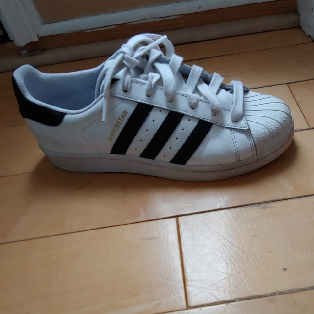 Sneakers - Picture 2 of 4